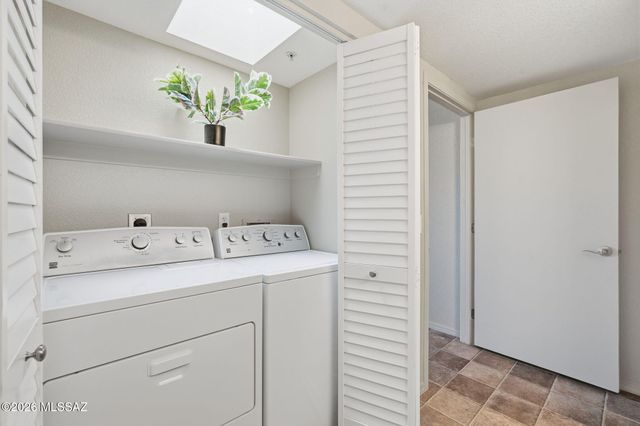 1566 N Paseo La Tinaja, Green Valley, AZ 85614