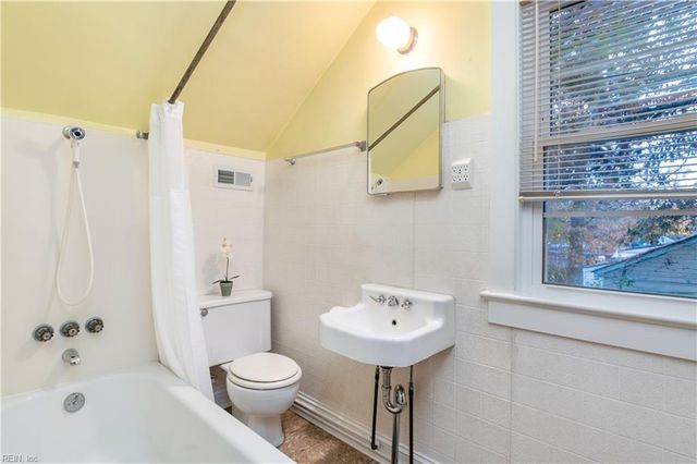 1320 Wilroy RD, Suffolk, VA 23434