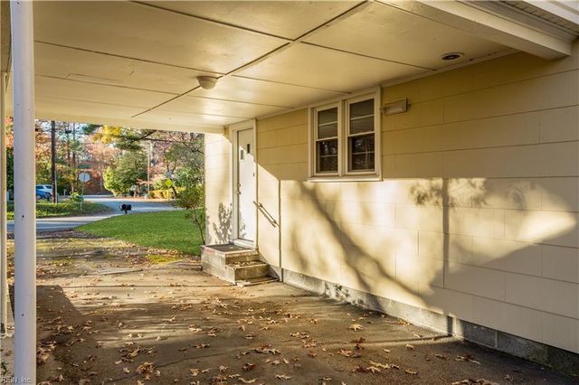 1320 Wilroy RD, Suffolk, VA 23434