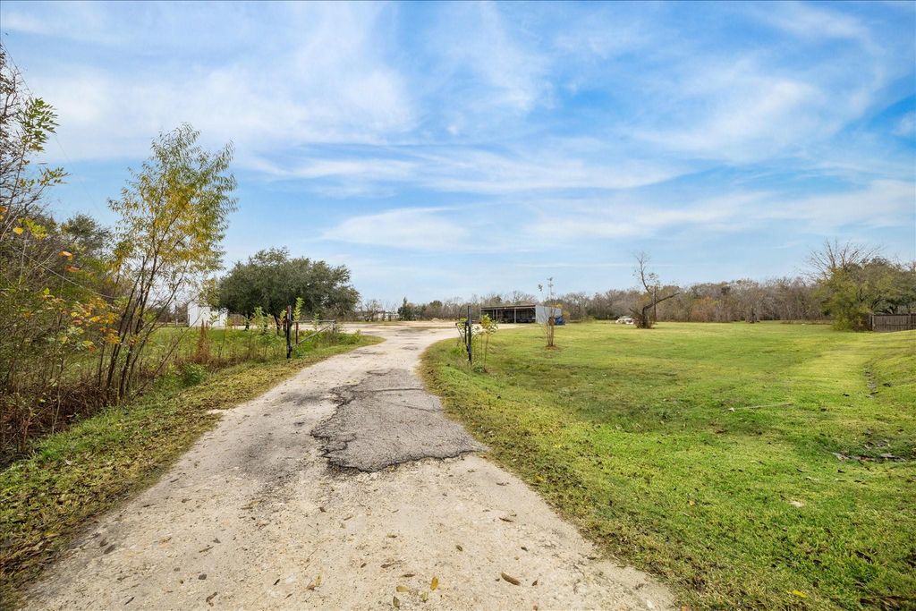18126 County Road 125 Road, Pearland, TX 77581