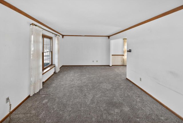 13755 W Crawford DRIVE, New Berlin, WI 53151