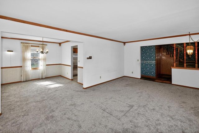 13755 W Crawford DRIVE, New Berlin, WI 53151