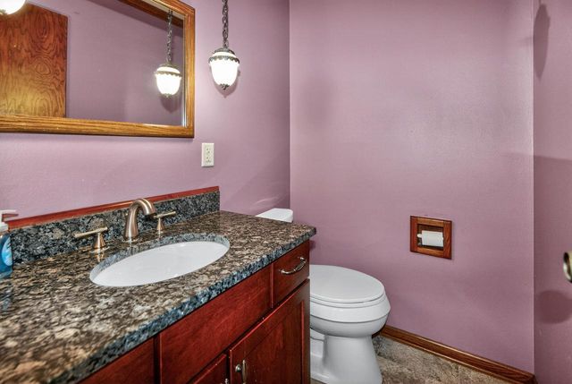 13755 W Crawford DRIVE, New Berlin, WI 53151