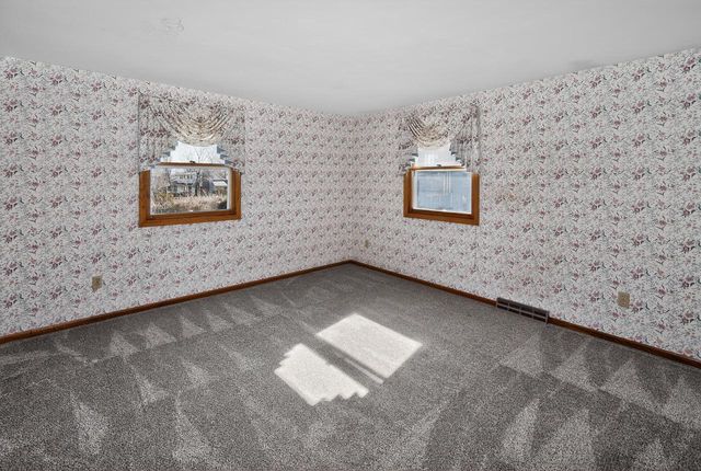 13755 W Crawford DRIVE, New Berlin, WI 53151