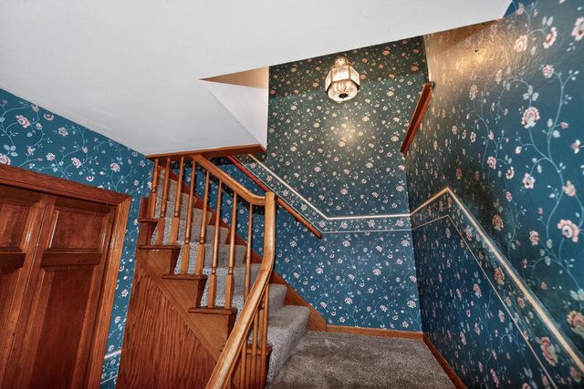 13755 W Crawford DRIVE, New Berlin, WI 53151