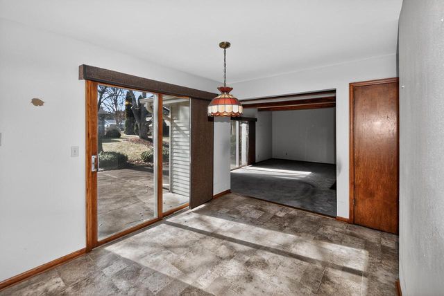 13755 W Crawford DRIVE, New Berlin, WI 53151