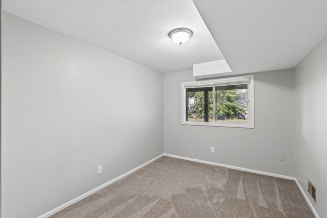 9091 207th Street W, Lakeville, MN 55044