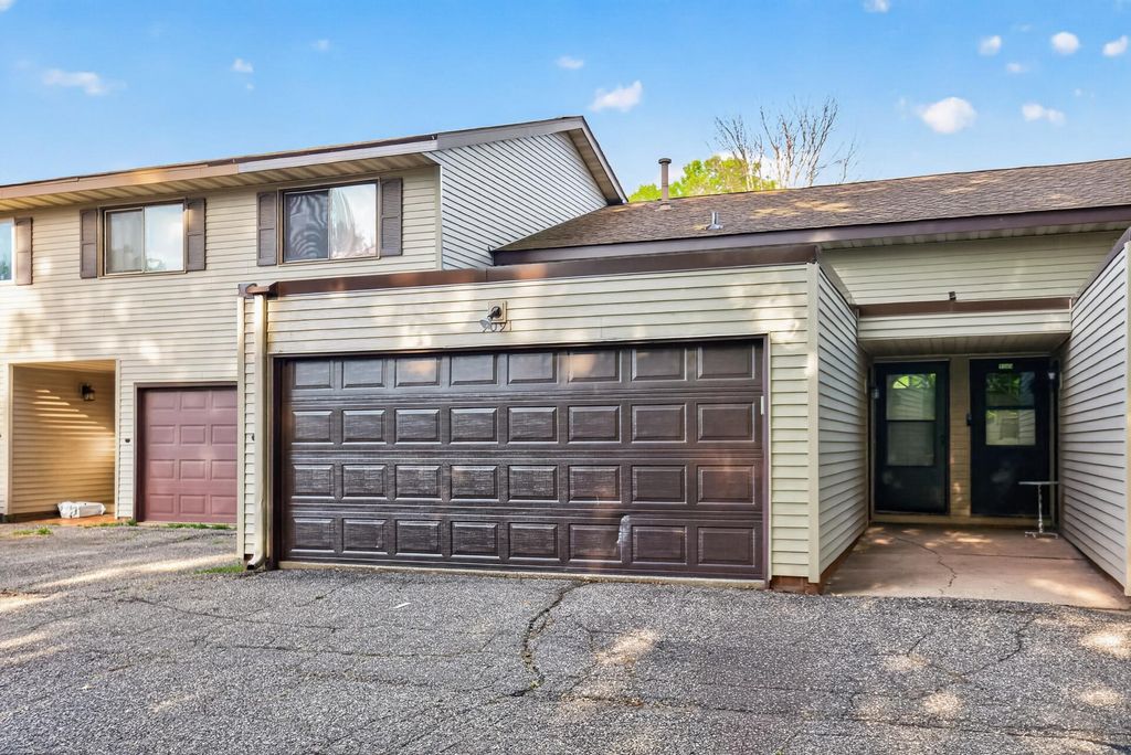 9091 207th Street W, Lakeville, MN 55044