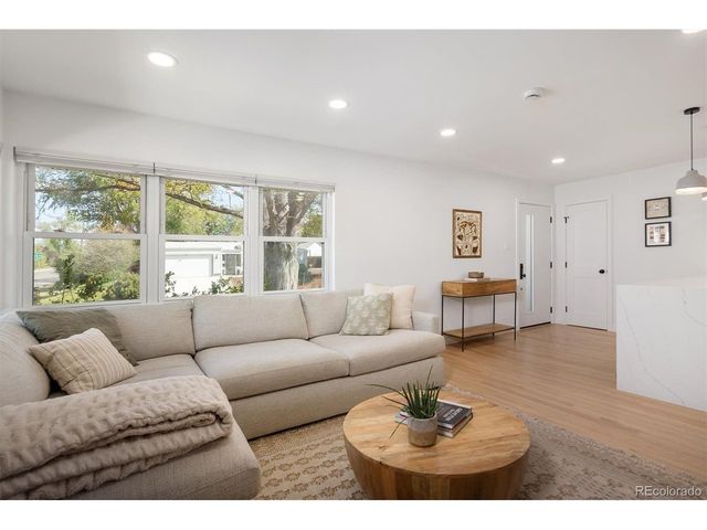 1210 E Amherst Ave, Englewood, CO 80113