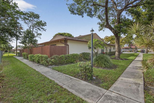 4296 Woodstock Drive D, West Palm Beach, FL 33409