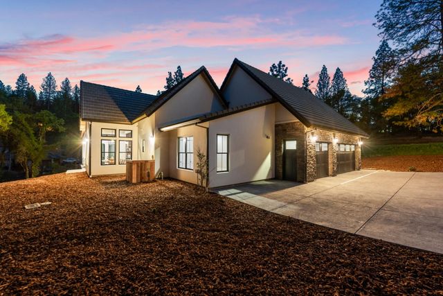 15010 Grand Knoll Dr, Meadow Vista, CA 95722