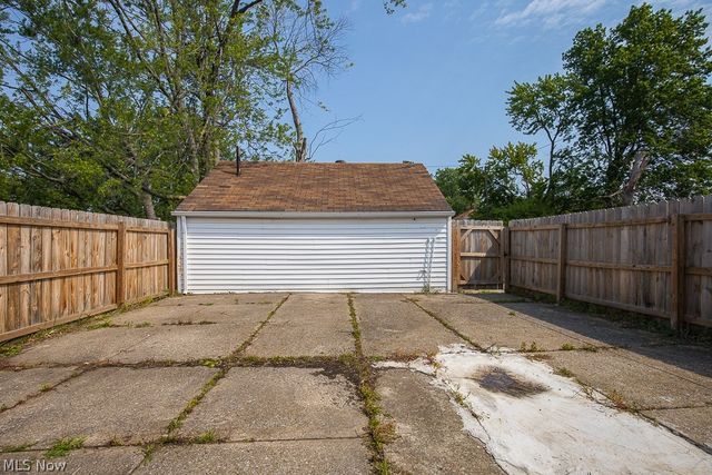 12600 Sprecher Avenue, Cleveland, OH 44135