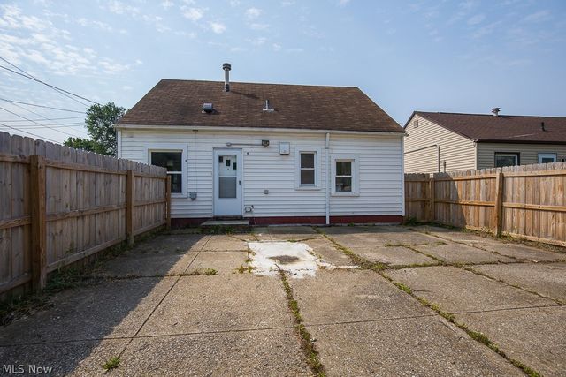 12600 Sprecher Avenue, Cleveland, OH 44135