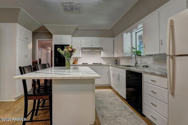 206 N Demanade Boulevard, Lafayette, LA 70503