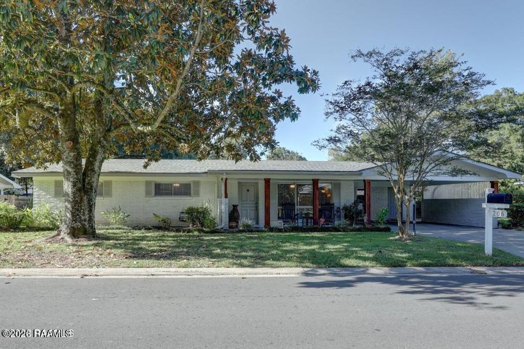 206 N Demanade Boulevard, Lafayette, LA 70503