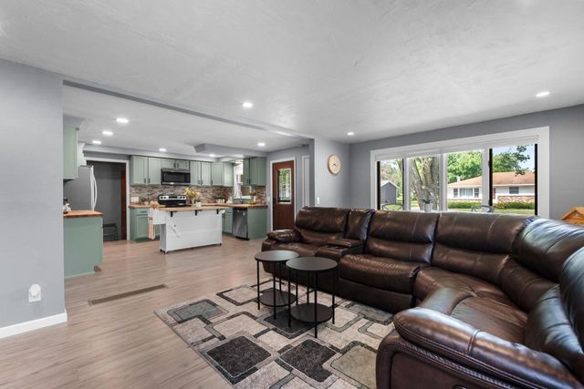 117 RAUGHT STREET, Kaukauna, WI 54130