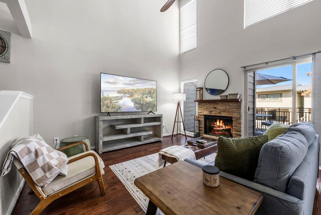 300 Out Yonder 167, Horseshoe Bay, TX 78657