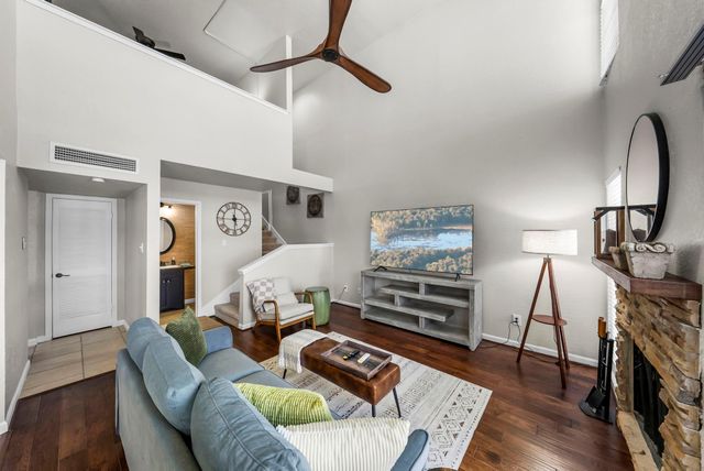 300 Out Yonder 167, Horseshoe Bay, TX 78657