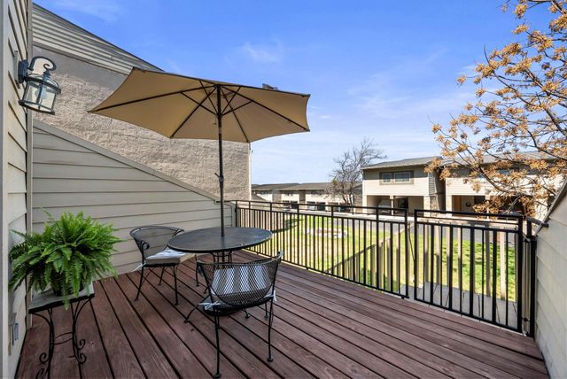 300 Out Yonder 167, Horseshoe Bay, TX 78657