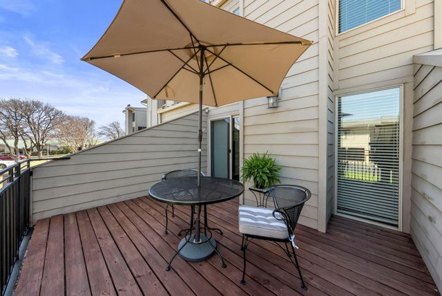 300 Out Yonder 167, Horseshoe Bay, TX 78657