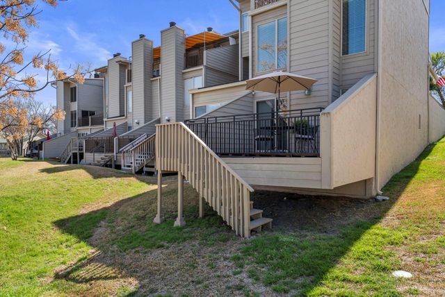 300 Out Yonder 167, Horseshoe Bay, TX 78657