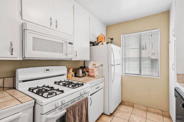 3964 Manzanita Dr, San Diego, CA 92105