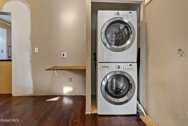 8 Glebe Street, Johnstown, NY 12095