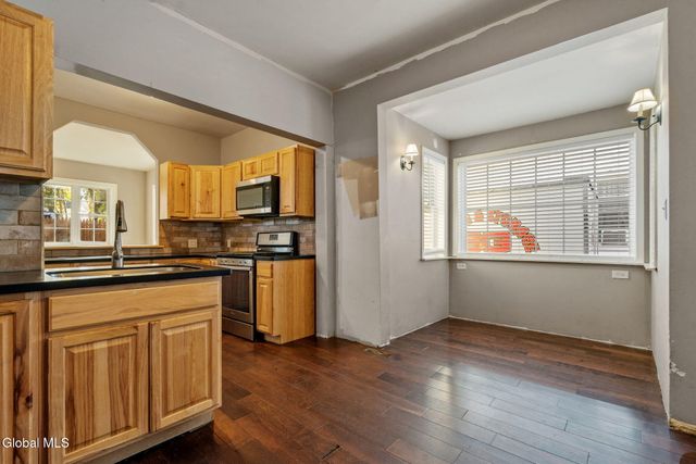 8 Glebe Street, Johnstown, NY 12095