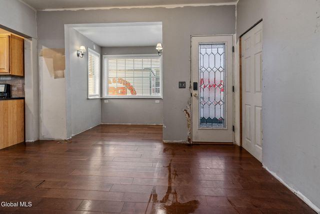 8 Glebe Street, Johnstown, NY 12095