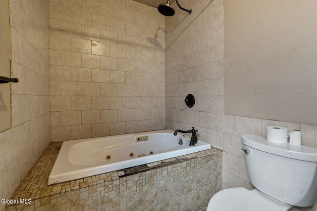 8 Glebe Street, Johnstown, NY 12095