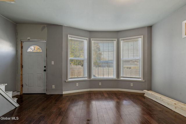 8 Glebe Street, Johnstown, NY 12095