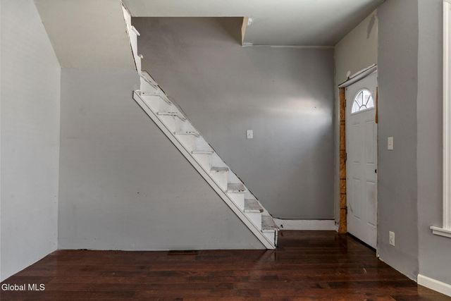 8 Glebe Street, Johnstown, NY 12095