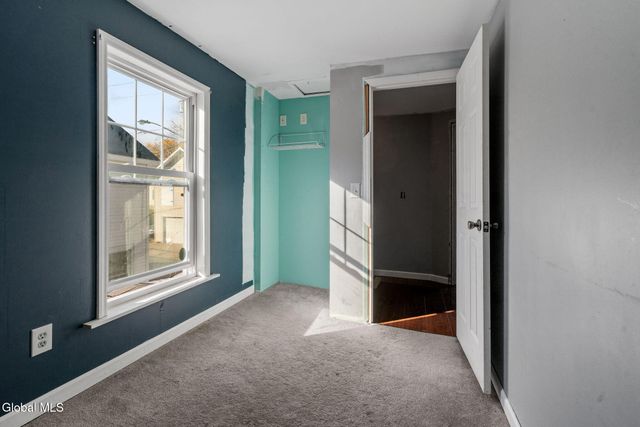 8 Glebe Street, Johnstown, NY 12095