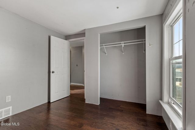 8 Glebe Street, Johnstown, NY 12095