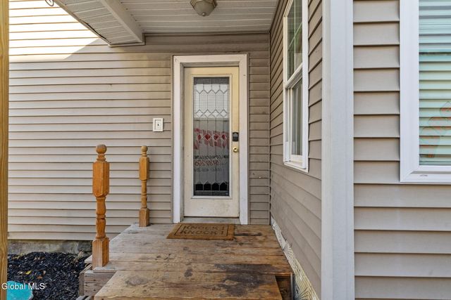 8 Glebe Street, Johnstown, NY 12095