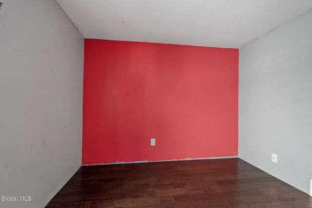 8 Glebe Street, Johnstown, NY 12095