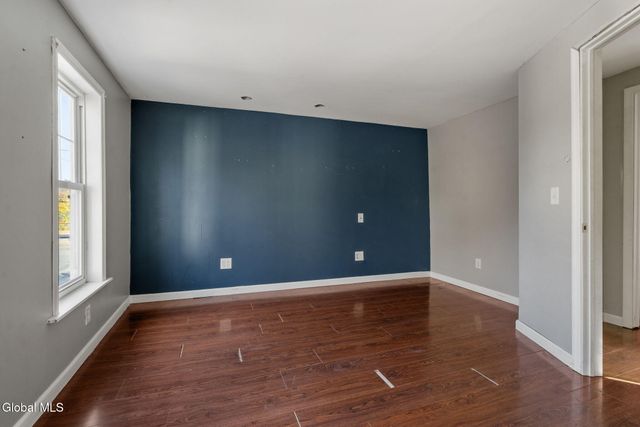 8 Glebe Street, Johnstown, NY 12095