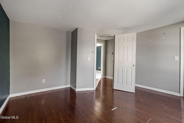 8 Glebe Street, Johnstown, NY 12095