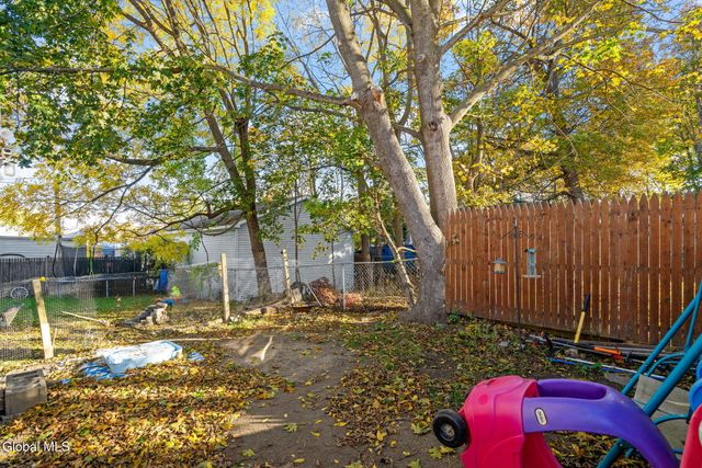 8 Glebe Street, Johnstown, NY 12095