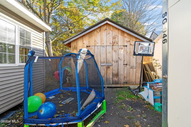 8 Glebe Street, Johnstown, NY 12095