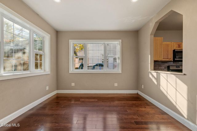 8 Glebe Street, Johnstown, NY 12095