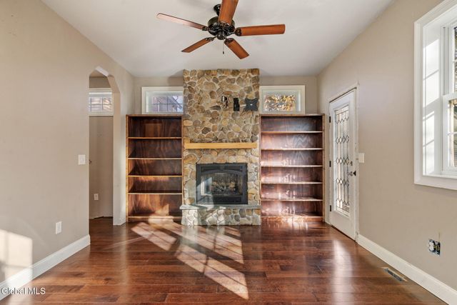 8 Glebe Street, Johnstown, NY 12095