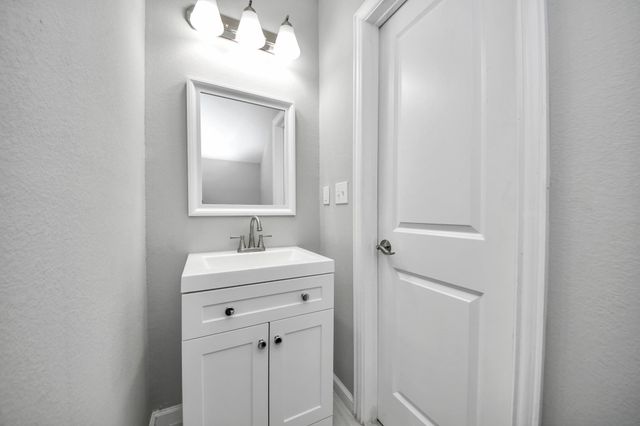 4011 Elmwood Street, Houston, TX 77051