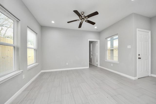 4011 Elmwood Street, Houston, TX 77051