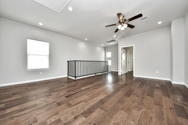 4011 Elmwood Street, Houston, TX 77051