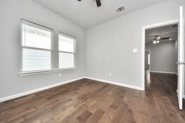 4011 Elmwood Street, Houston, TX 77051