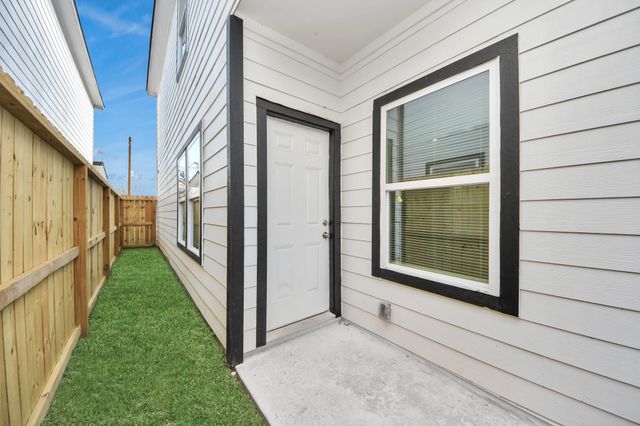 4011 Elmwood Street, Houston, TX 77051