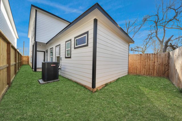 4011 Elmwood Street, Houston, TX 77051