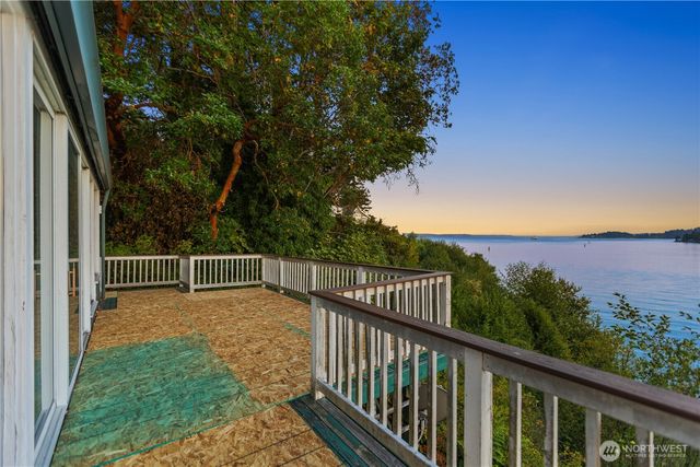 11127 NE Wing Point Drive, Bainbridge Island, WA 98110