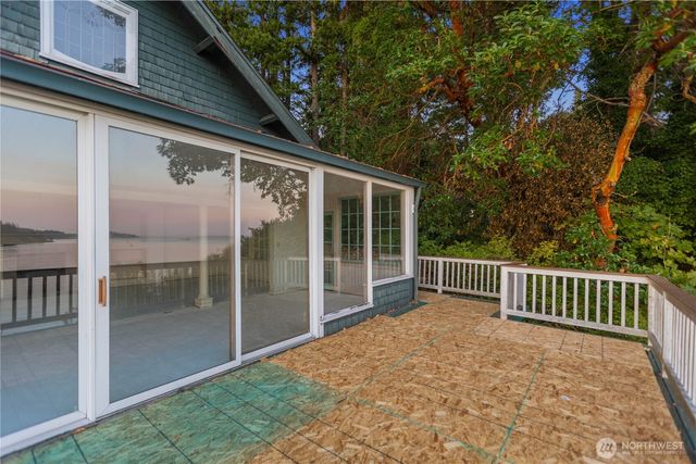 11127 NE Wing Point Drive, Bainbridge Island, WA 98110